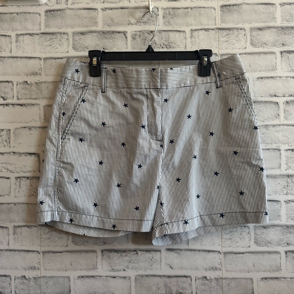 NWT! Women’s IZOD blue and white stripes and stars flat front shorts size 10 - Picture 1 of 6